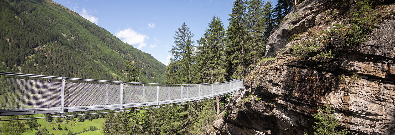 © TVB Tiroler Oberland-Kaunertal-Severin Wegener | Hängebrücke in der Verpeilschlucht
